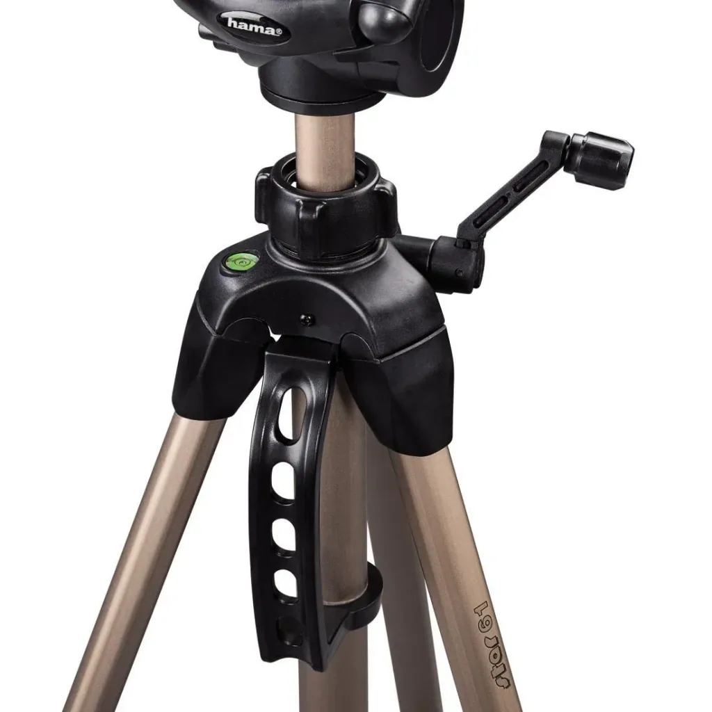 Tripod "Star 61" with integrated spirit level, 3D tilt head, and much more.
