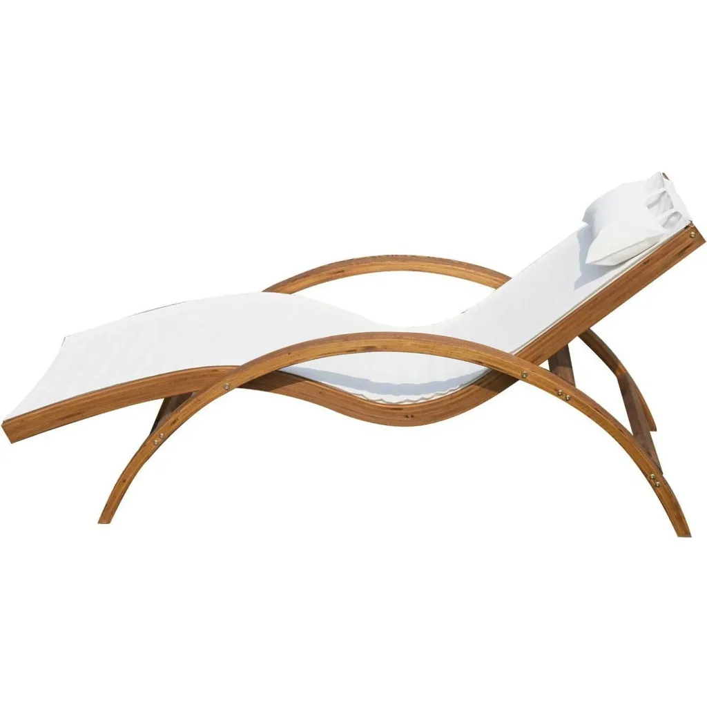 Relaxing lounger for the garden