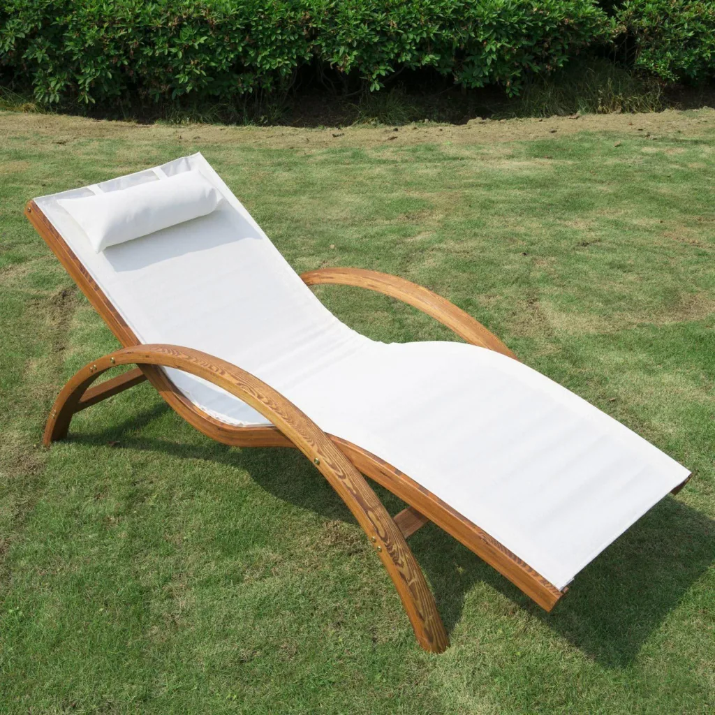 Relaxing lounger for the garden