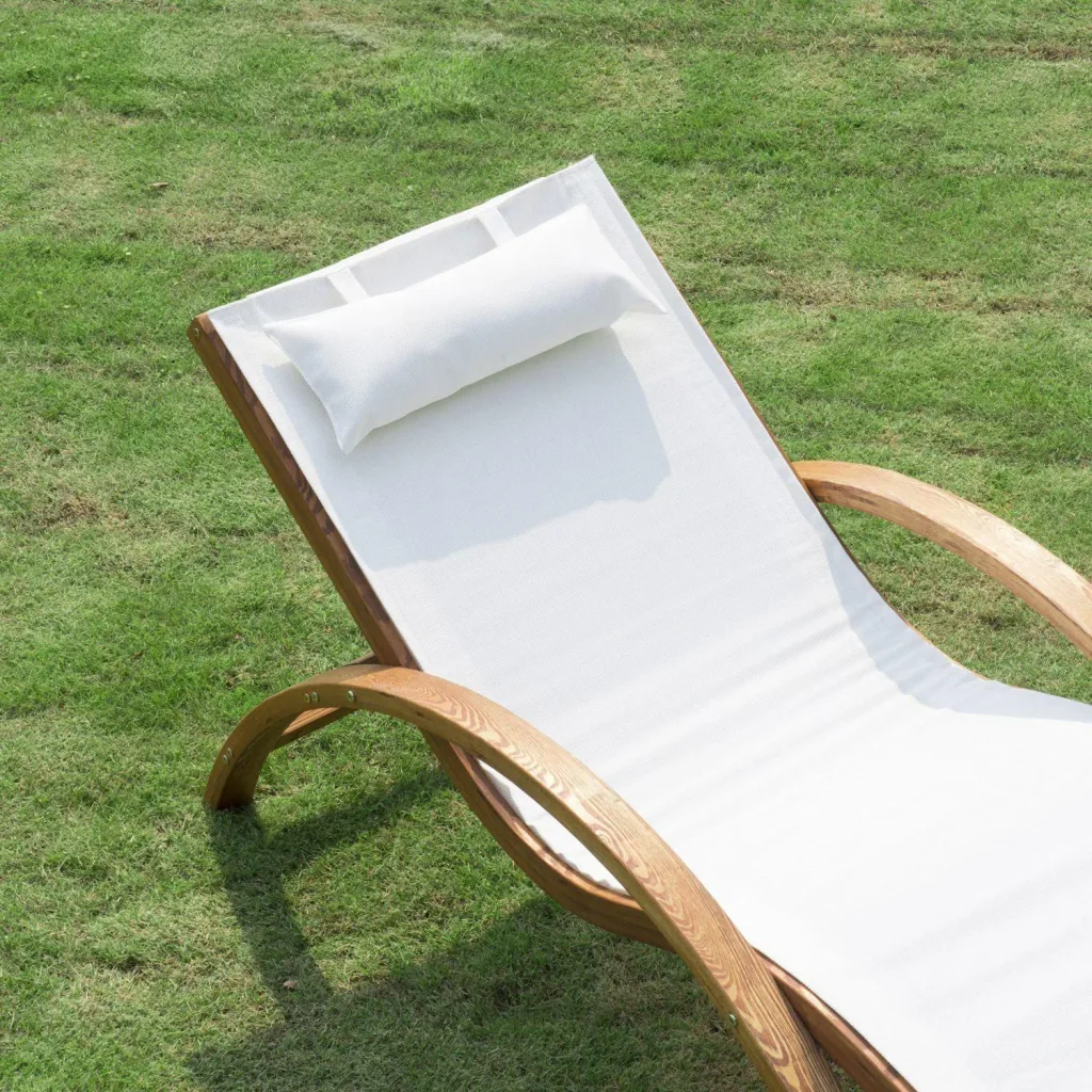 Relaxing lounger for the garden
