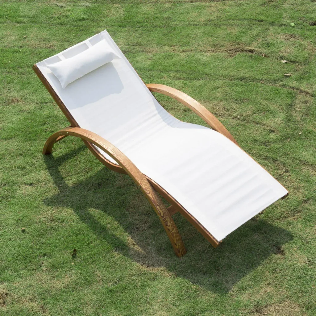 Relaxing lounger for the garden