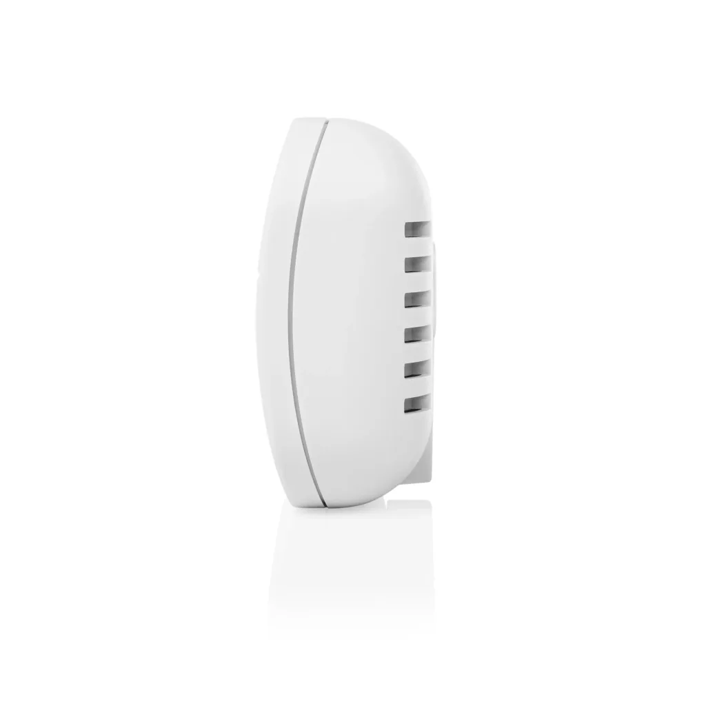 Carbon monoxide detector with 10-year sensor