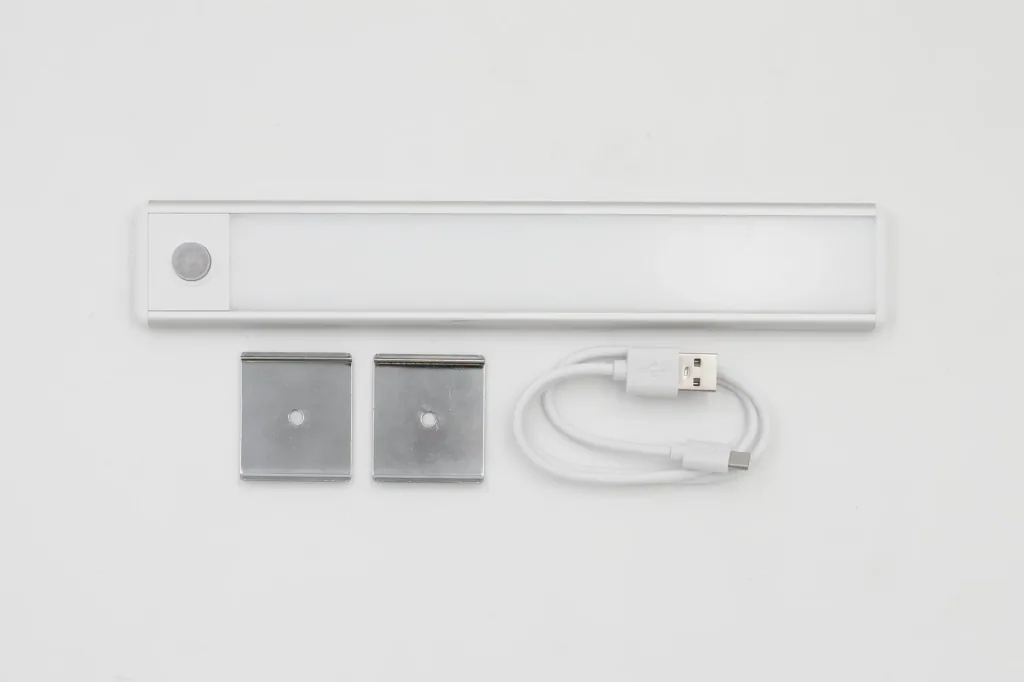 HandyLUX Slim Bright - Magnetic power strip with motion detector