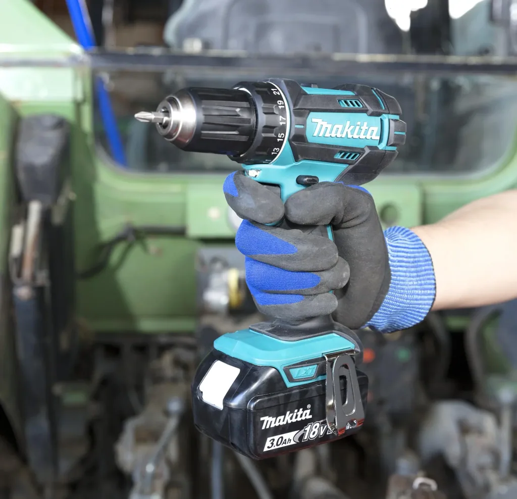 Cordless drill driver 18 Volt / 3.0 Ah DDF482RFJ