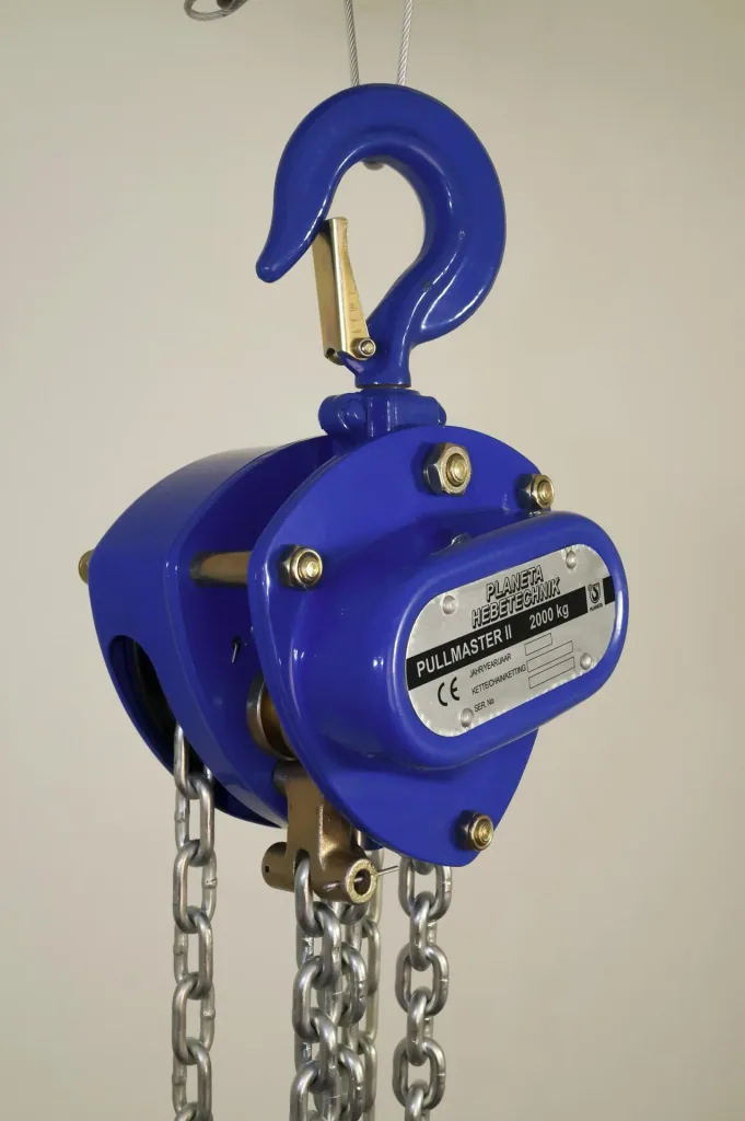 Spur gear hoist Pullmaster-II 10.0, load capacity 10,000 kg, 4-fall, stroke 3.0 m, operating length 2.5 m