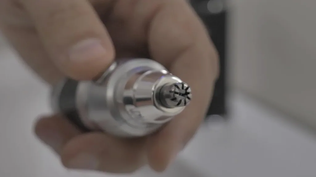 Nose and ear hair trimmer