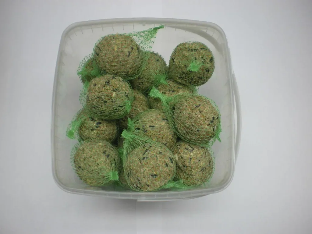 Premium quality fat balls - 30 pieces / 2.5 kg bucket