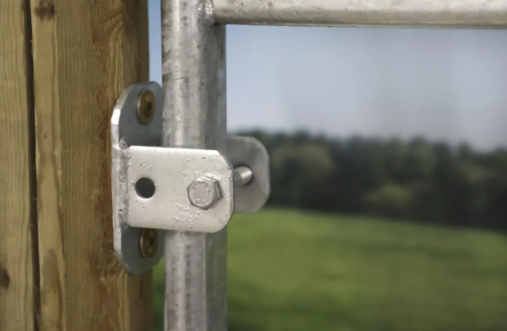Wall and floor mount for pasture panels