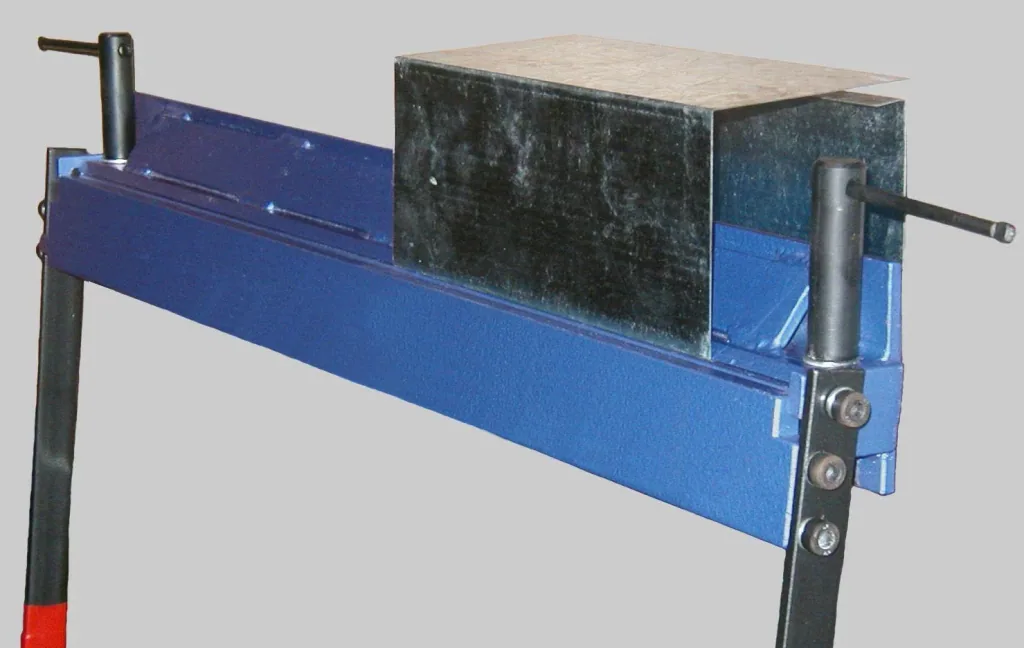 Folding machine AKE 630 - working width up to 630 mm