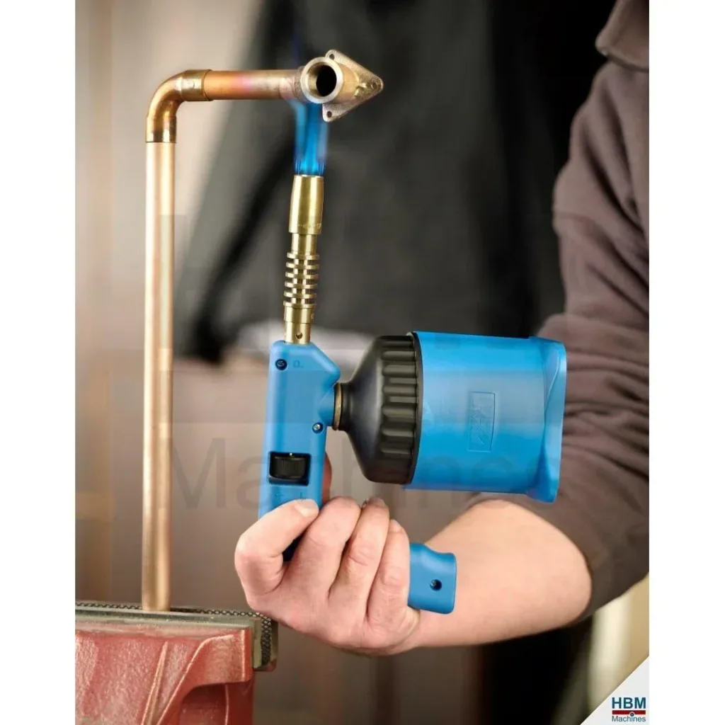 Soldering torch PZP7000 with 3 gas cartridges, equipped with piezo ignition and usable in all positions