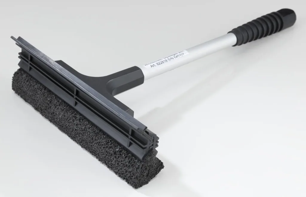 Windshield washer - windshield squeegee