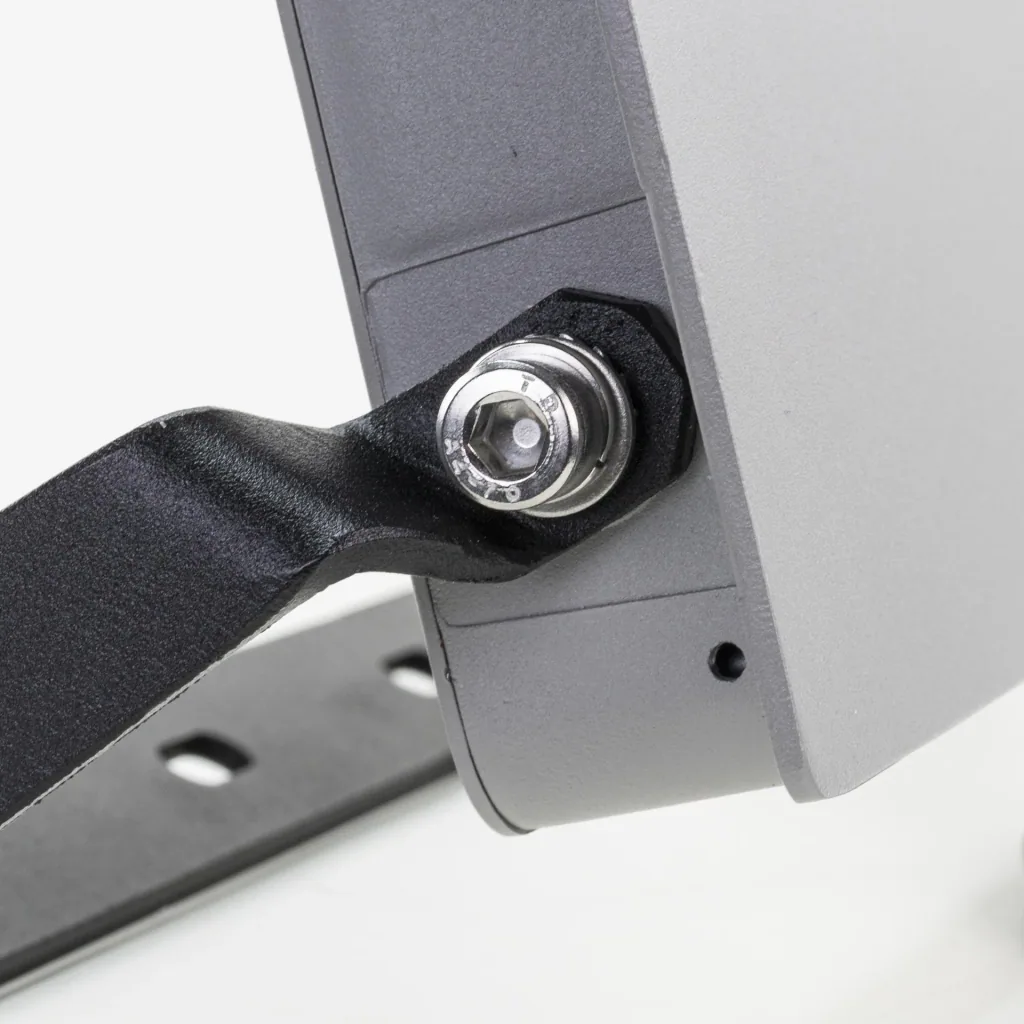 LED floodlight Quest 144W, 4000K, 17300lm, IP66