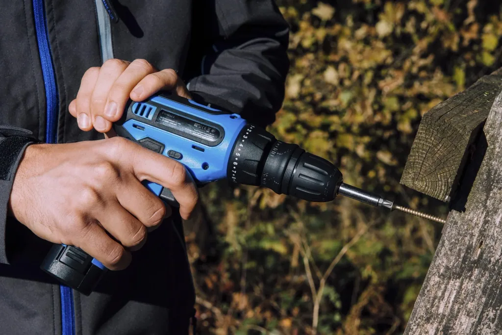 Cordless drill driver 10.8 V Li-Ion with removable keyless chuck