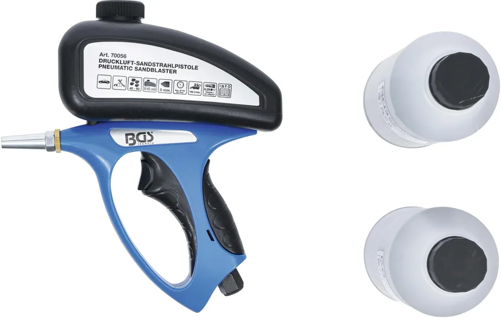 Pneumatic sandblasting gun including 3-piece accessories