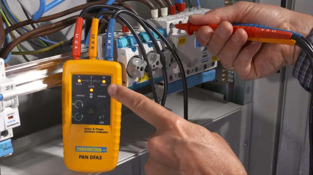 Rotary field indicator