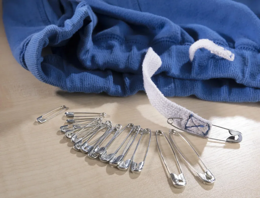 Safety pins, 100 pieces