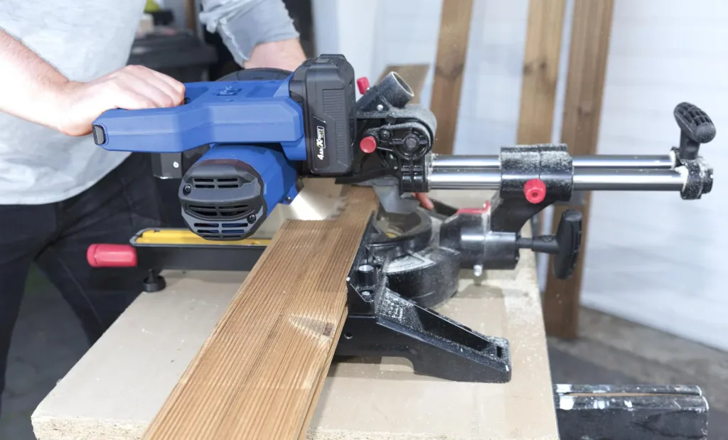 Cordless sliding miter saw 18 Volt Li-Ion AZKGS18 (without battery and charger)