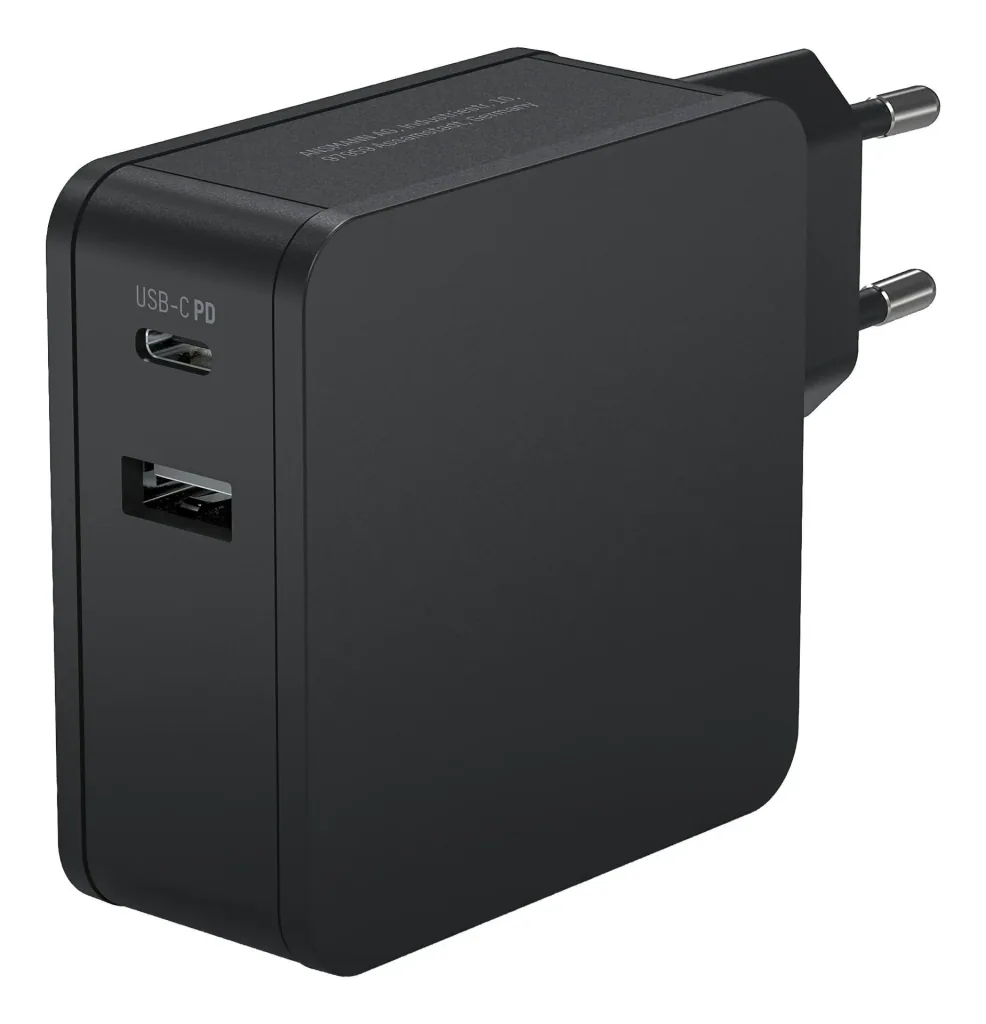 USB charger USB-A and USB-C with 45 watts