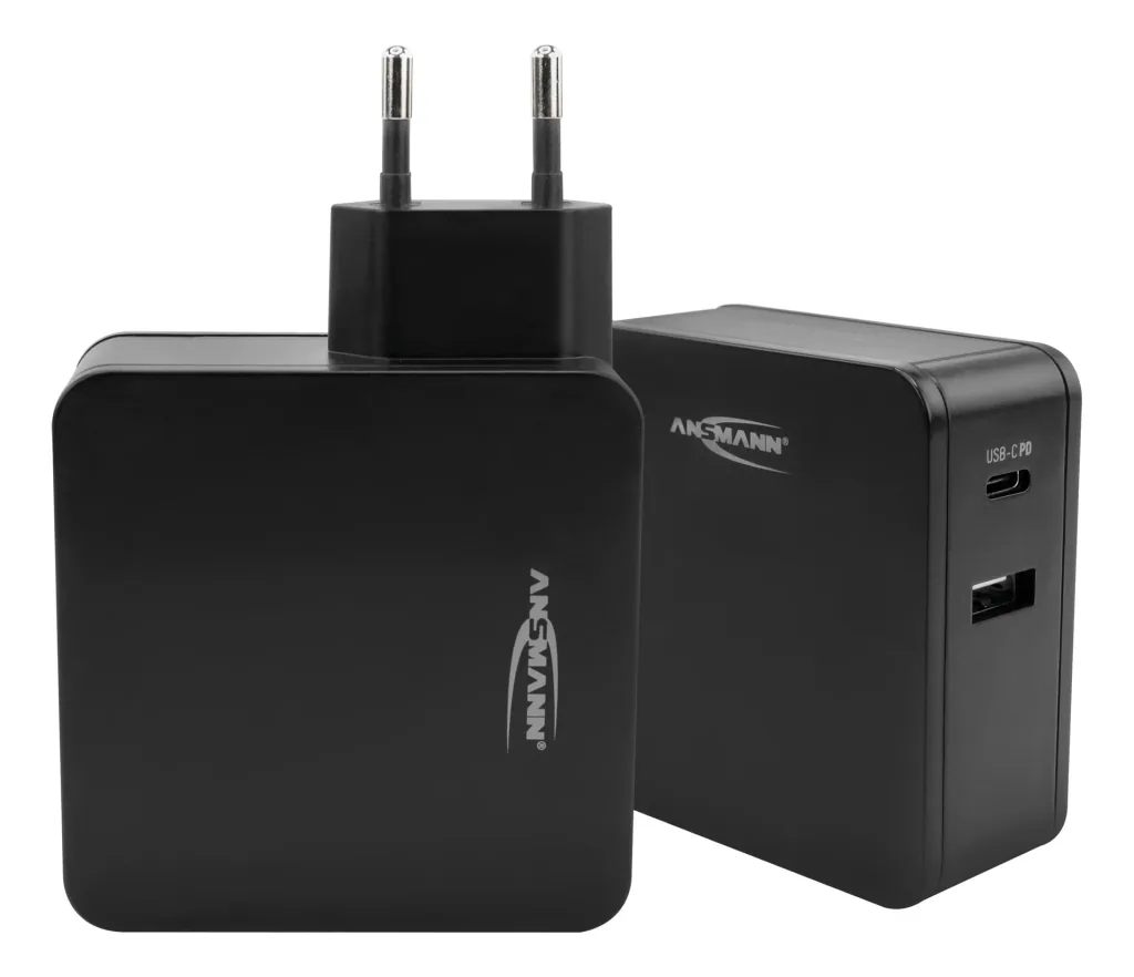 USB charger USB-A and USB-C with 45 watts