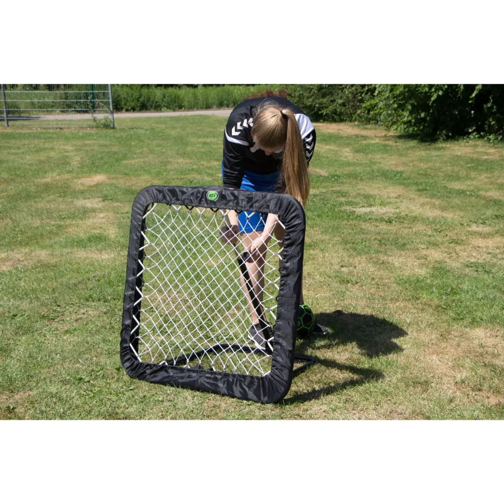 Soccer rebounder 90