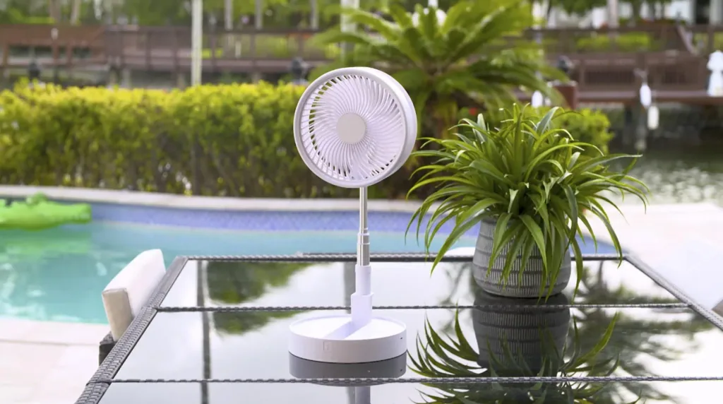 Fold & Cold, cordless battery-operated fan