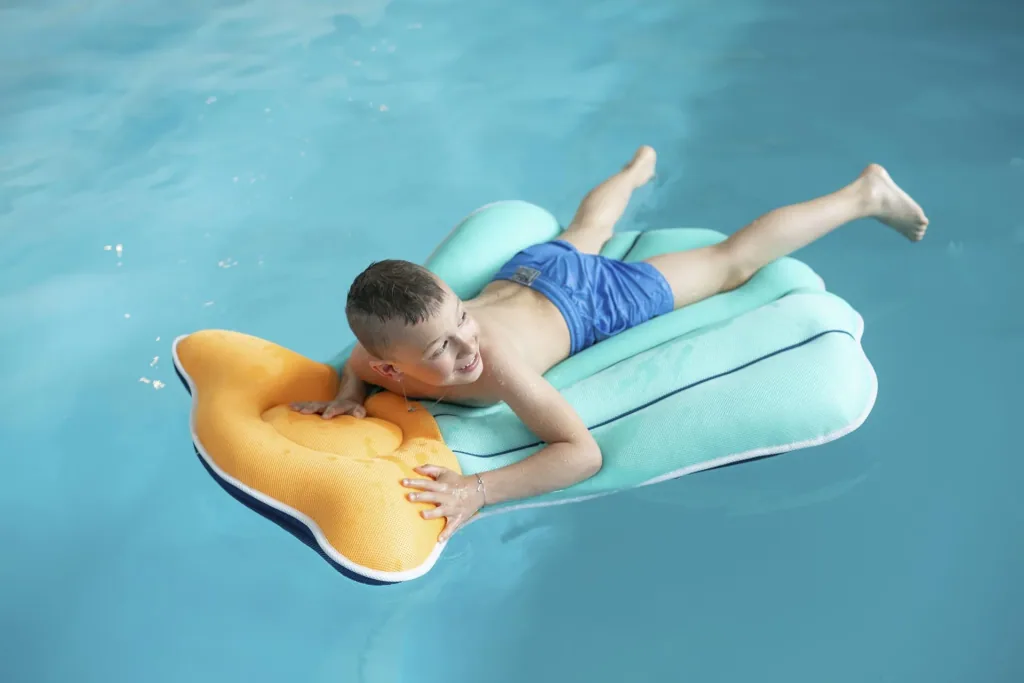 Pool Buddy giant shell turquoise, orange