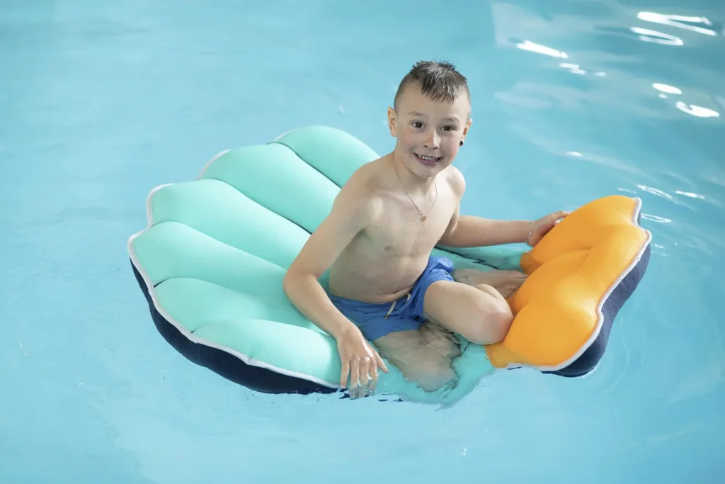 Pool Buddy giant shell turquoise, orange