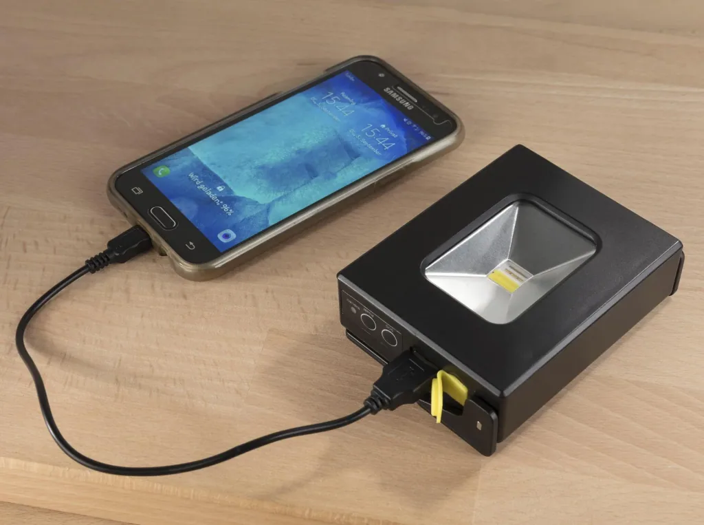 Mini battery LED floodlight with power bank
