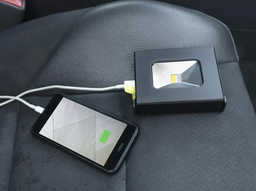Mini battery LED floodlight with power bank
