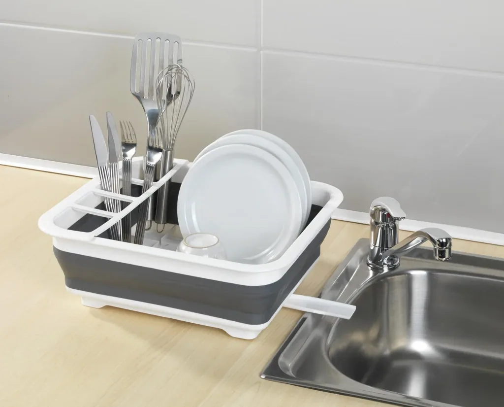 Foldable dish drainer