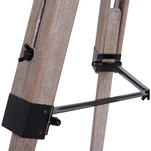 Tripod floor lamp