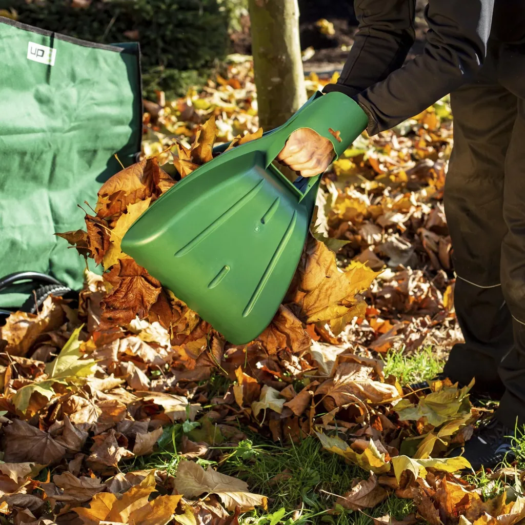 Leaf grabber 2-part