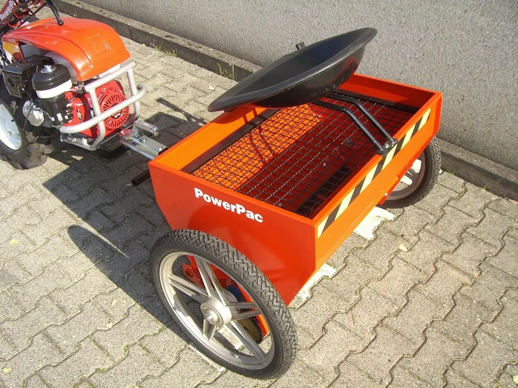 Zout- en meststofstrooier met 100 liter strooicapaciteit
