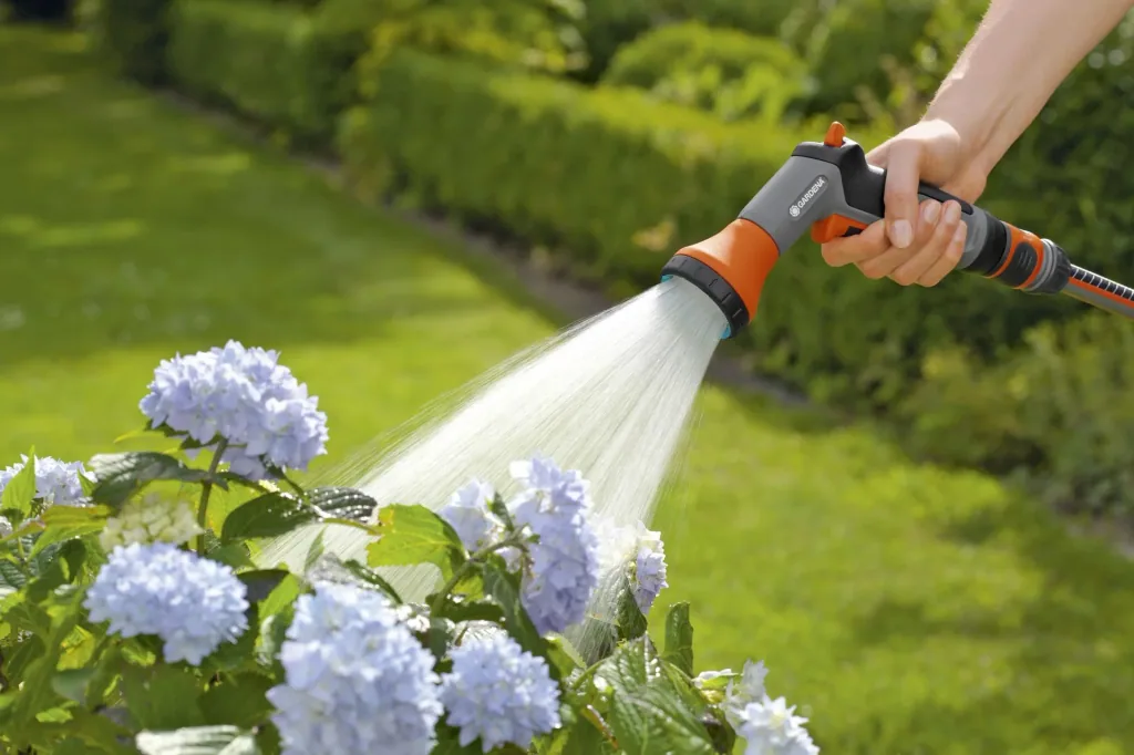 Classic watering spray SB 18311-20, ergonomic impulse trigger with permanent lock