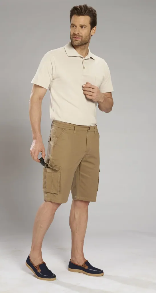Cargo shorts with elastic waistband, color sand, size 54