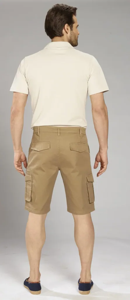 Cargo shorts with elastic waistband, color sand, size 54