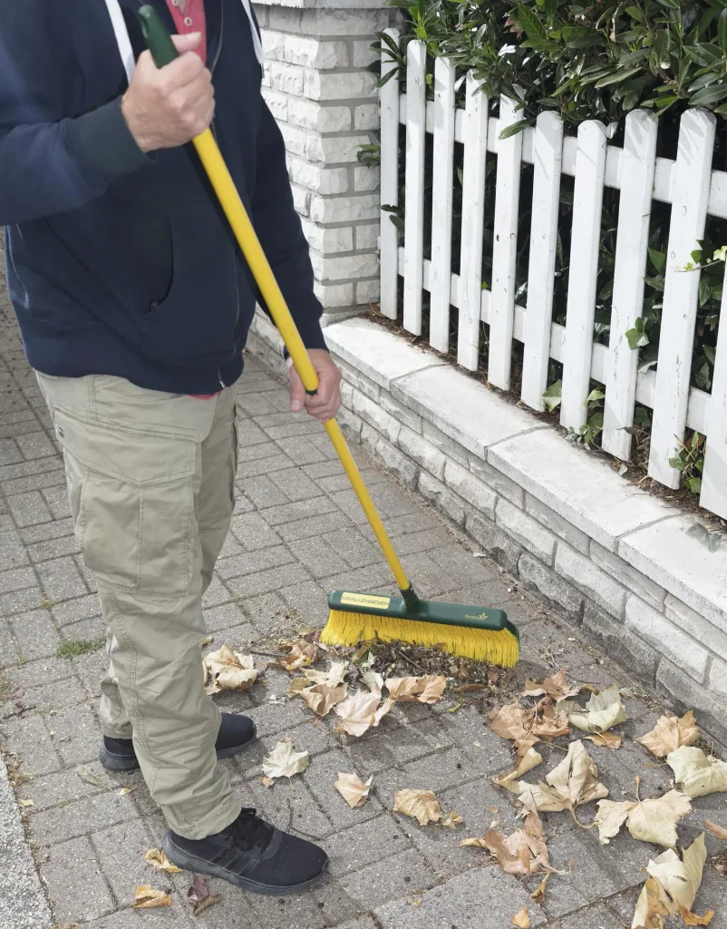 Claw broom with telescopic handle, 45 cm wide