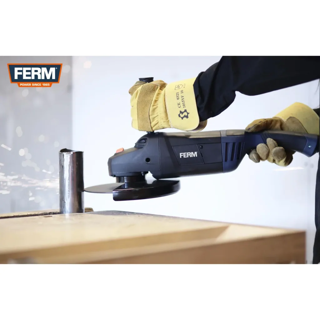 AGM1088 Angle grinder 2500W - 230mm - Soft Start - Spindle lock - Soft handle - With adjustable side handle and