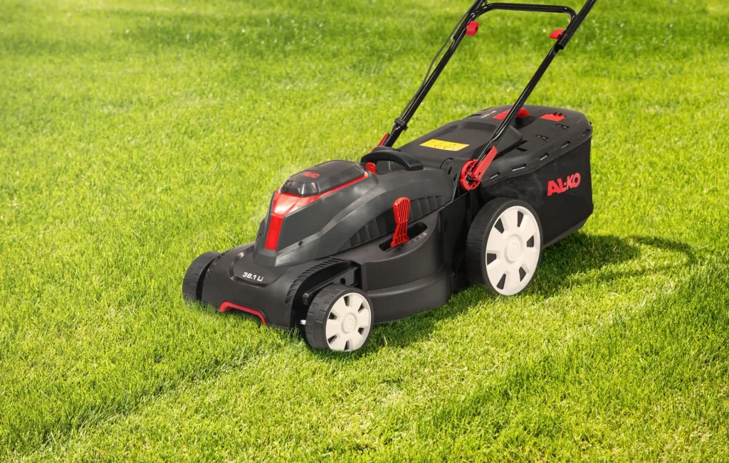 18 V BOSCH HOME AND GARDEN COMPATIBLE accugrasmaaier 38.1 Li
