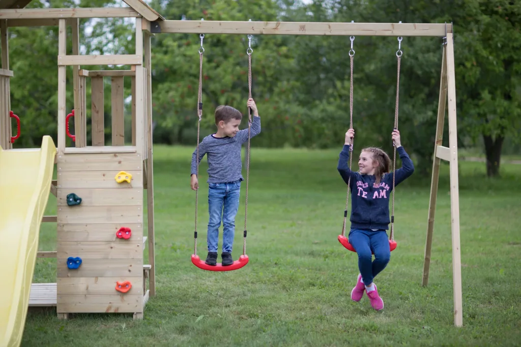 Giraffe play tower