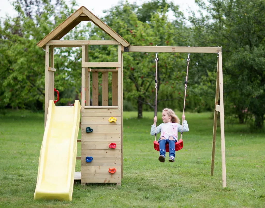 Pelican play tower