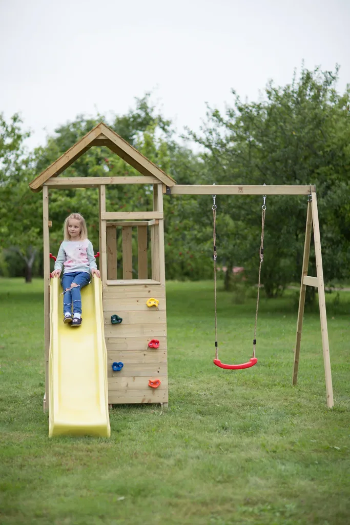 Pelican play tower