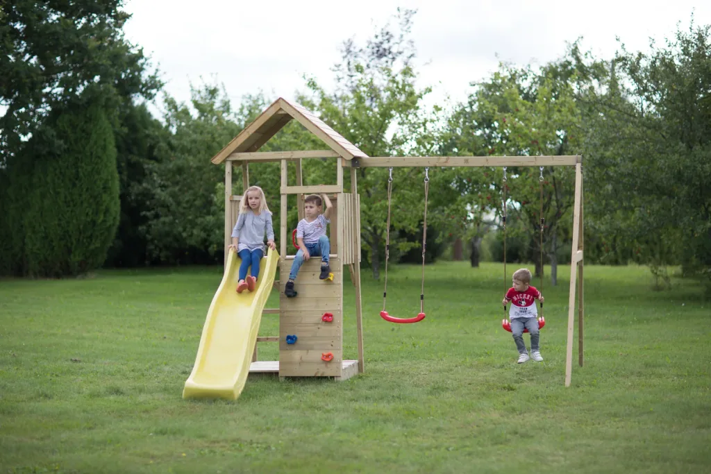 Penguin play tower