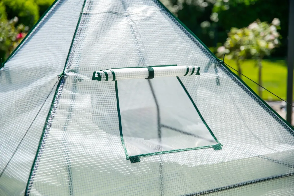 Polytunnel winter tent with floor Chili