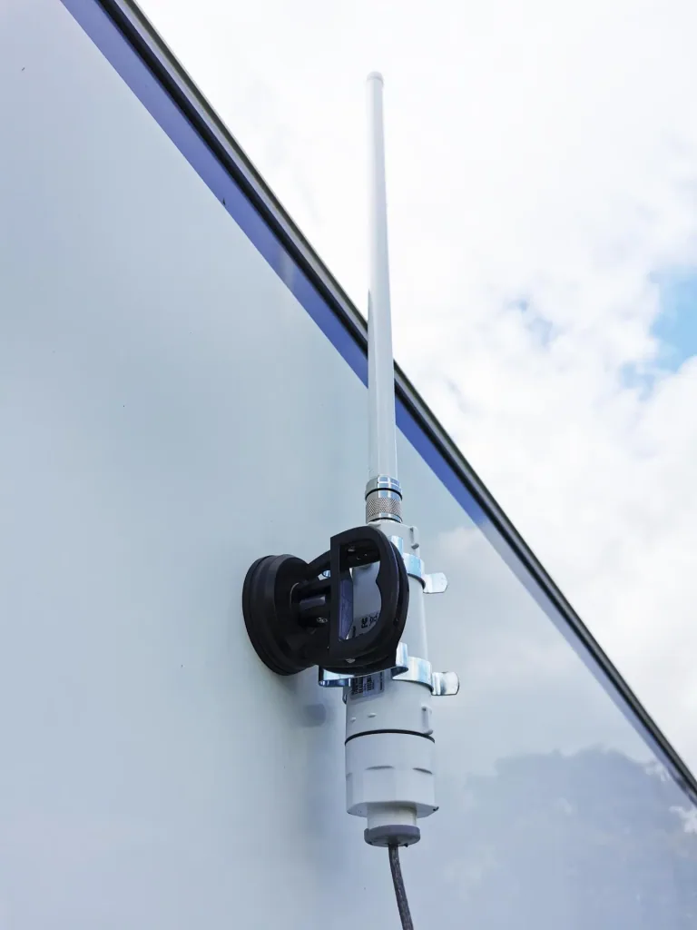 RangeMaster WiFi antenna and router