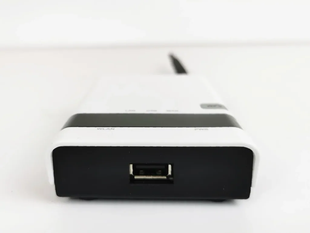 RangeMaster WiFi antenna and router