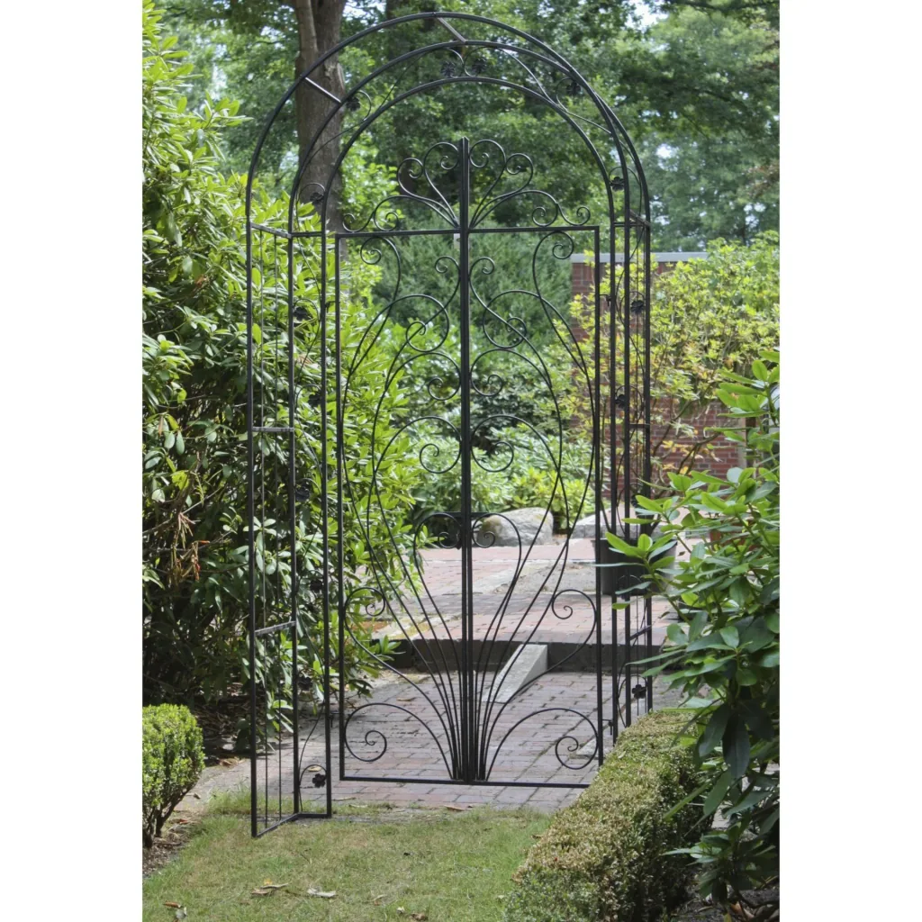 Gate with rose arch "Bagana"