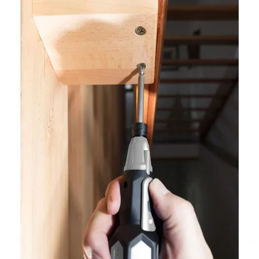 COMPACT HANDLE 3.6V LI-ION SCREWDRIVER WITH LED LAMP AND USB CHARGING CABLE