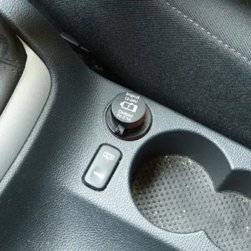 Built-in socket 2x USB 2.1A 12V