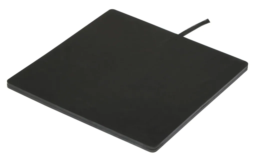 Rubber heating plate 24 x 24 cm, 18 W, for poultry drinkers and rabbit hutches